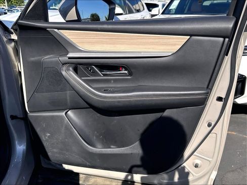 Used 2025 MAZDA CX-90 Plug-In Hybrid w/ Preferred AWD/4WD image 29