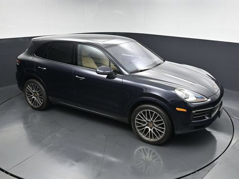 Used 2022 Porsche Cayenne AWD/4WD image 23