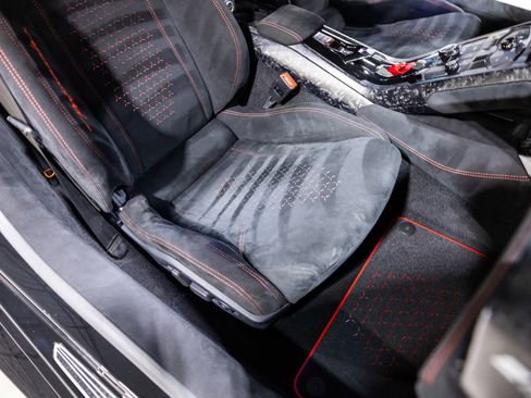 Used 2018 Lamborghini Huracan Performante image 33