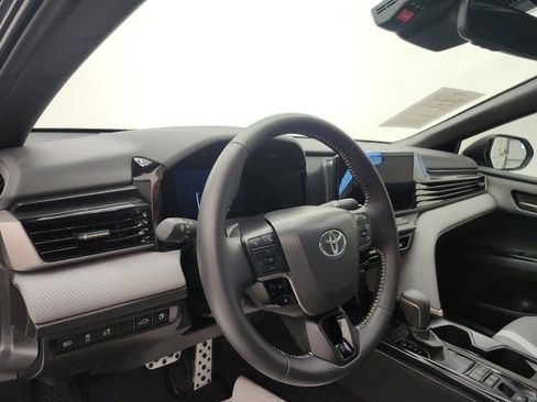 Used 2025 Toyota Camry SE image 50