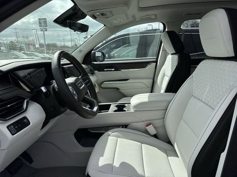New 2026 GMC Acadia Denali w/ Super Cruise Package FWD image 12