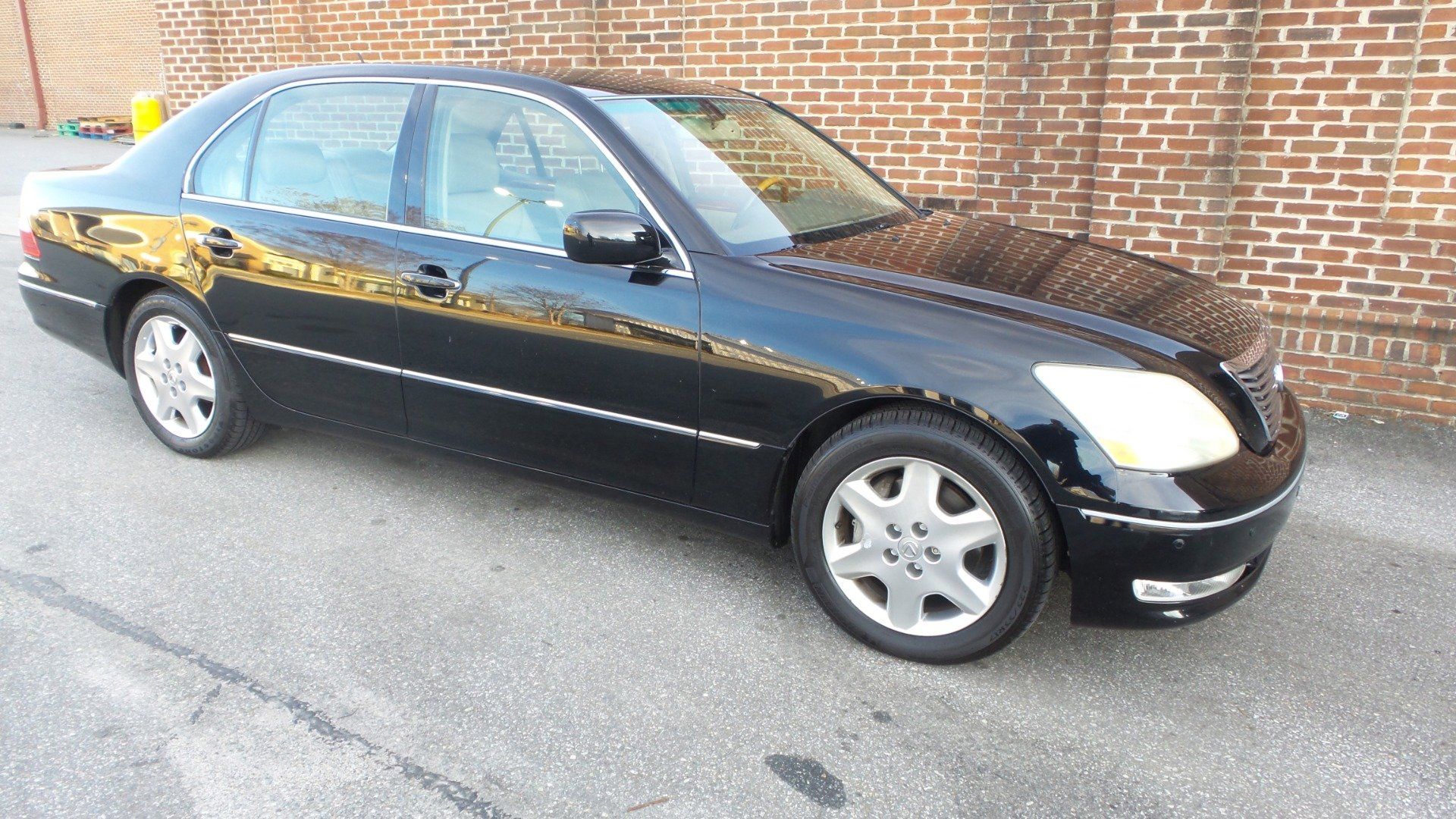 Used 2004 Lexus LS 430 RWD image 18