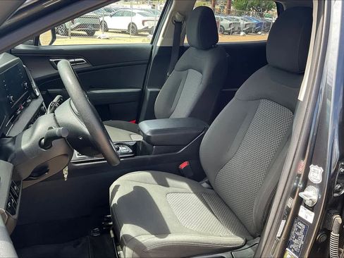 Certified 2024 Kia Sportage LX image 11