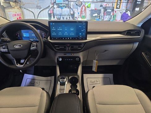 New 2024 Ford Escape SE FWD image 14