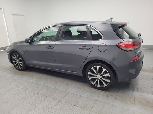 Used 2018 Hyundai Elantra GT image 3
