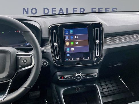 Used 2023 Volvo XC40 B4 Ultimate w/ Protection Package Premier FWD image 9