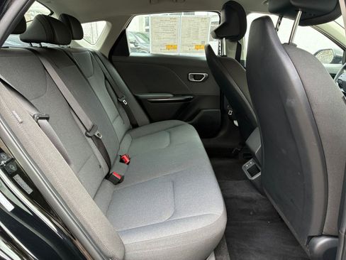 Used 2025 Kia K4 LXS image 38