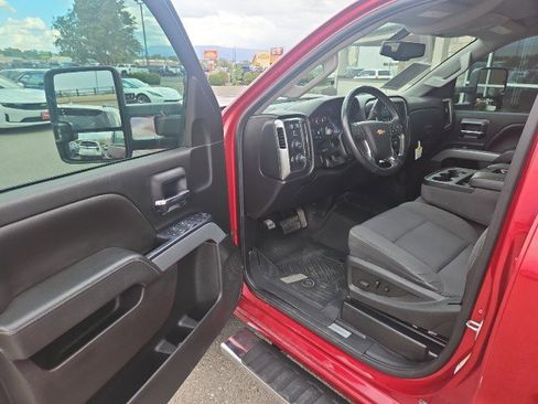 Used 2019 Chevrolet Silverado 2500 LT w/ LT Convenience Package image 8