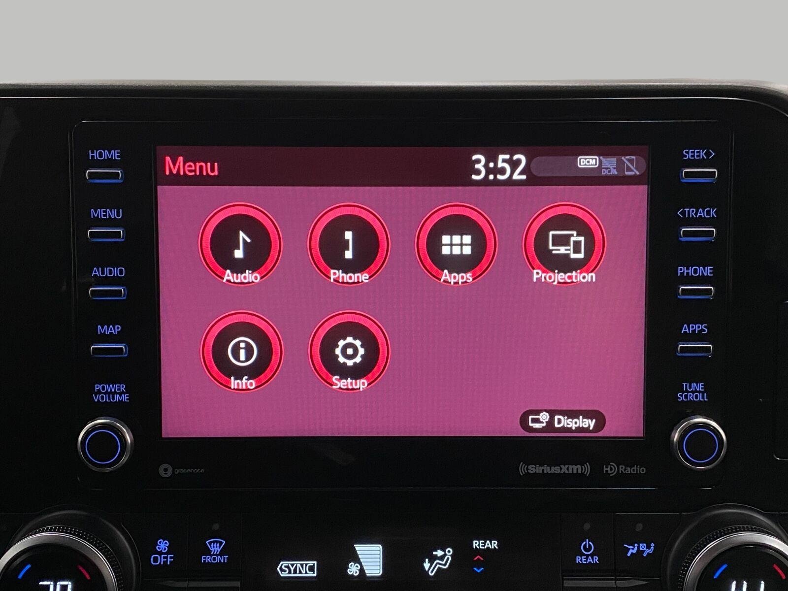 Used 2021 Toyota Highlander XLE AWD/4WD image 23