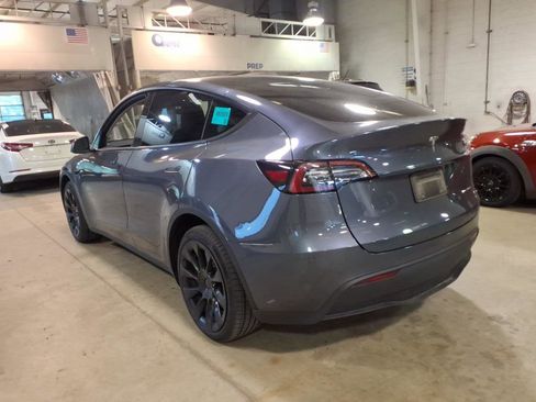 Used 2023 Tesla Model Y Long Range AWD/4WD image 3