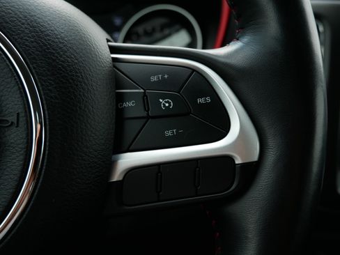 Used 2019 Jeep Compass Trailhawk w/ Cold Weather Group AWD/4WD image 29
