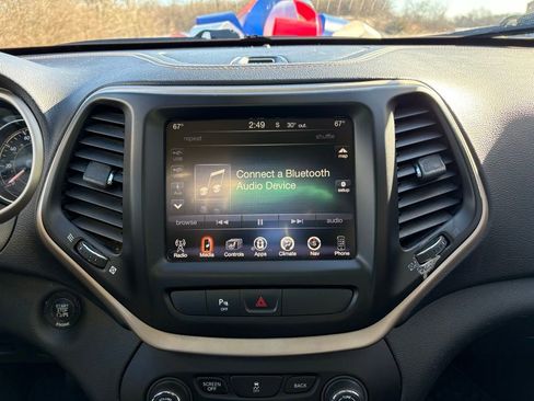 Used 2015 Jeep Cherokee Latitude w/ Comfort/Convenience Group image 31