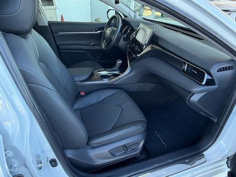 Used 2023 Toyota Camry XLE w/ Navigation Package image 19