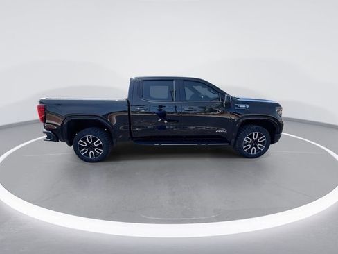 Used 2025 GMC Sierra 1500 AT4 w/ AT4 Premium Package AWD/4WD image 9