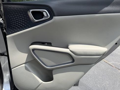 Certified 2025 Kia Soul EX FWD image 31
