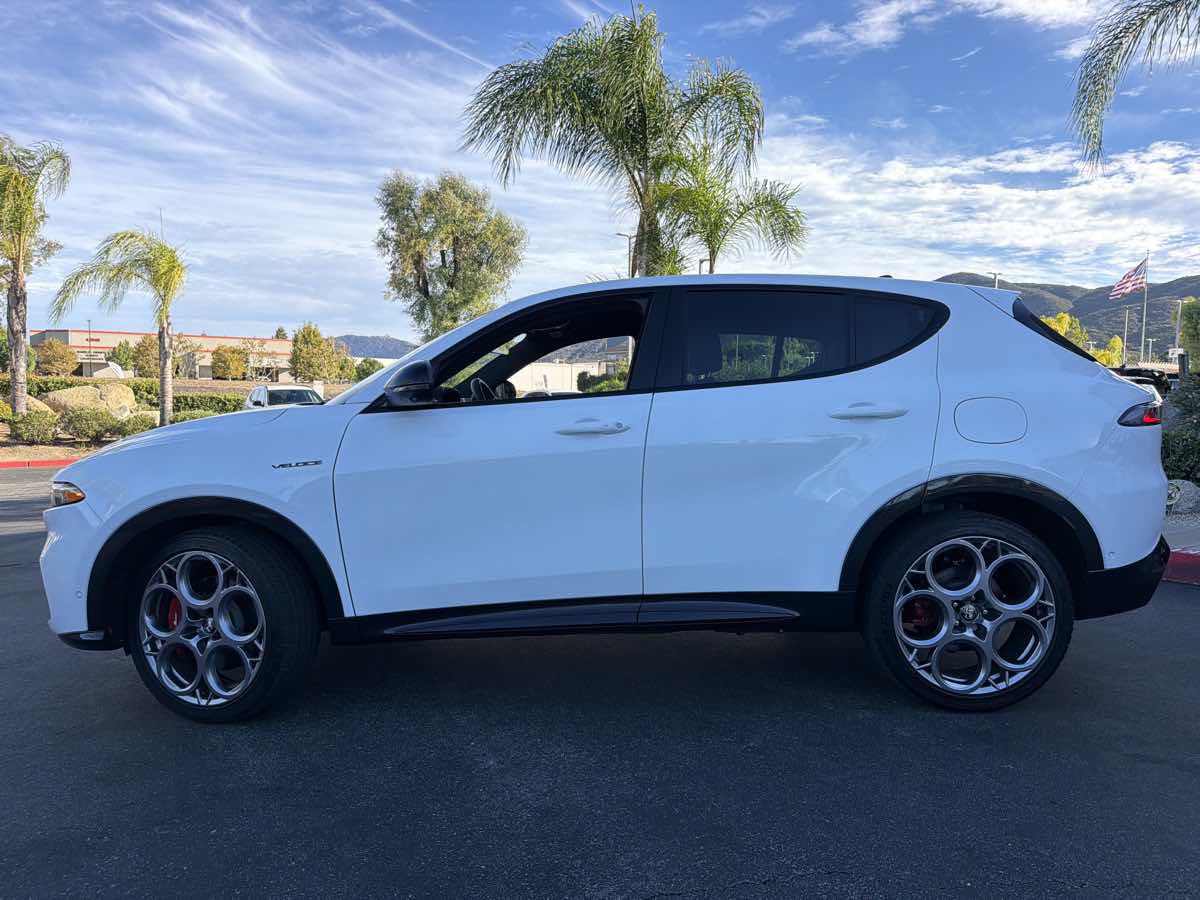 Used 2024 Alfa Romeo Tonale Ti w/ Active Assist Package AWD/4WD image 16
