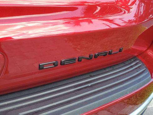 Used 2023 GMC Yukon Denali w/ Denali Reserve Package image 6