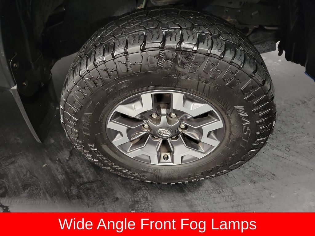 Used 2019 Toyota Tacoma TRD Off-Road AWD/4WD image 10