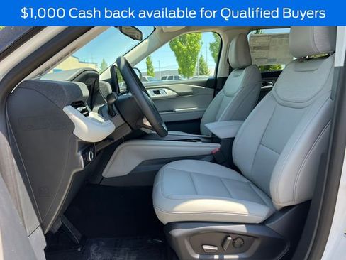 New 2026 Ford Explorer Active w/ Active Comfort Package AWD/4WD image 3