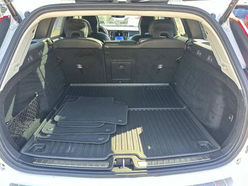 Certified 2023 Volvo V60 B5 Cross Country Ultimate w/ Climate Package image 23