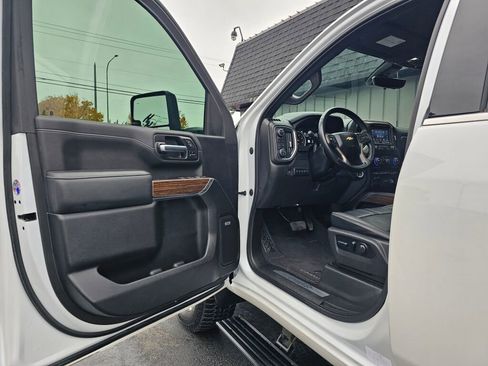 Used 2023 Chevrolet Silverado 3500 High Country AWD/4WD image 25