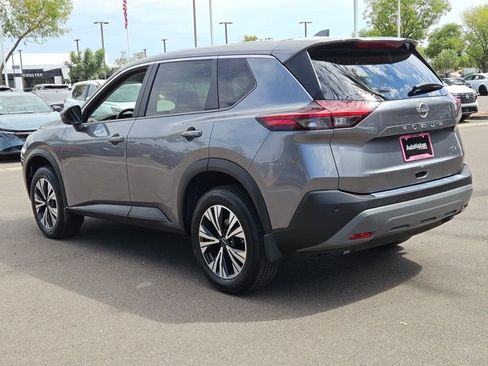 Used 2023 Nissan Rogue SV FWD image 8