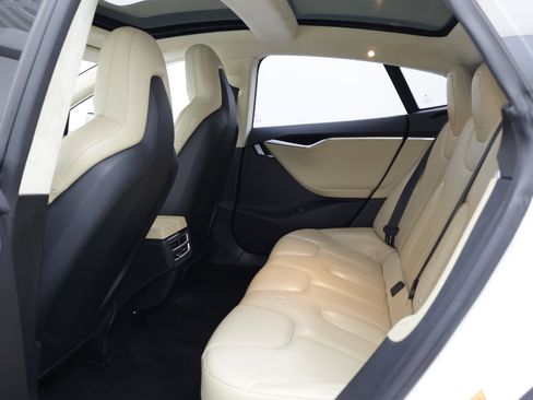 Used 2016 Tesla Model S 70 RWD image 21