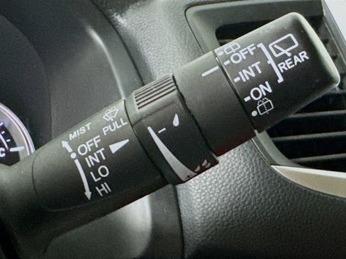 Used 2016 Honda Pilot Touring image 13