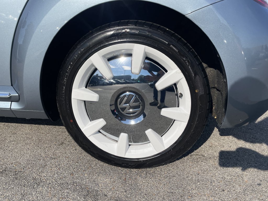 Used 2019 Volkswagen Beetle 2.0T Final Edition SEL FWD image 10