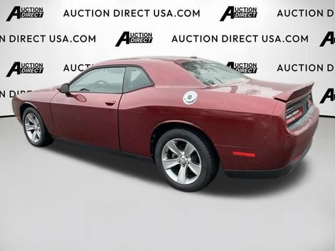 Used 2019 Dodge Challenger SXT RWD image 13