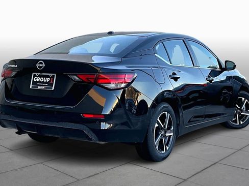 Used 2025 Nissan Sentra SV image 11