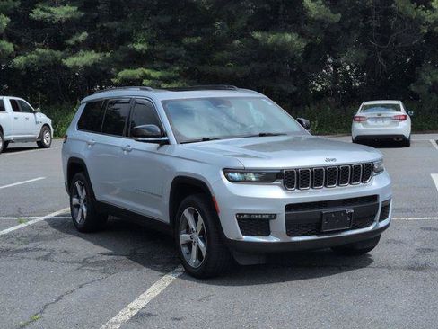 Certified 2021 Jeep Grand Cherokee L Limited w/ Trailer Tow Group (B) AWD/4WD image 3