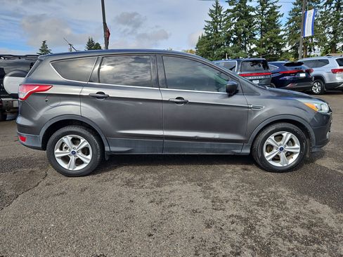 Used 2015 Ford Escape SE image 6