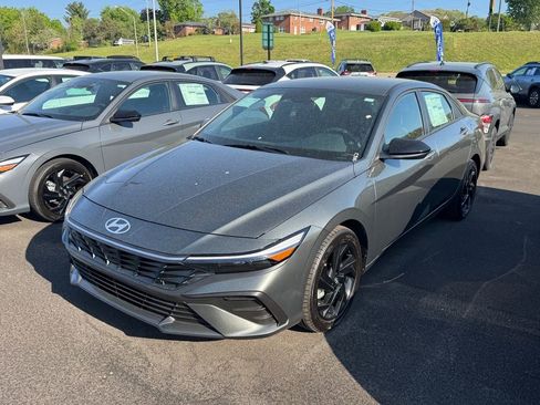 New 2026 Hyundai Elantra Sport FWD image 2