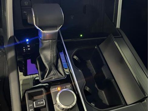 New 2025 Toyota Tundra Platinum AWD/4WD image 17