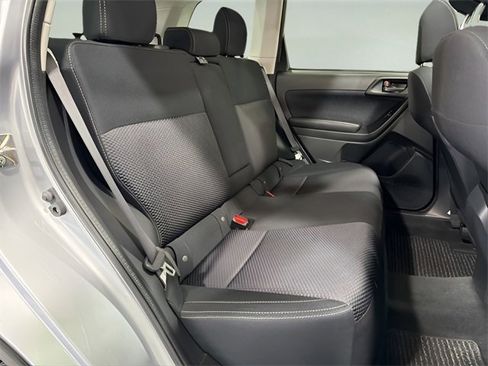 Used 2017 Subaru Forester 2.5i Premium image 32