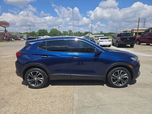 Used 2022 Buick Encore GX Essence w/ Advanced Technology Package FWD image 5