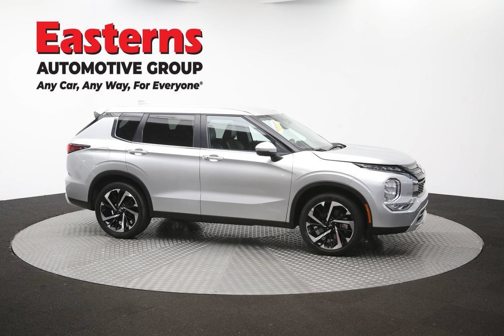 Used 2024 Mitsubishi Outlander SE FWD image 47