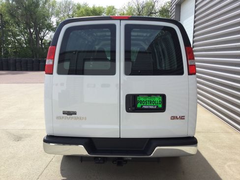 New 2026 GMC Savana 2500 RWD image 4