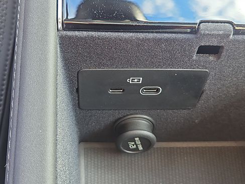 New 2026 Volvo XC90 T8 Plus image 8