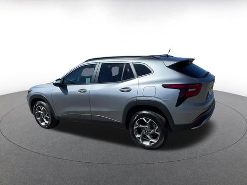 Used 2025 Chevrolet Trax LT image 10