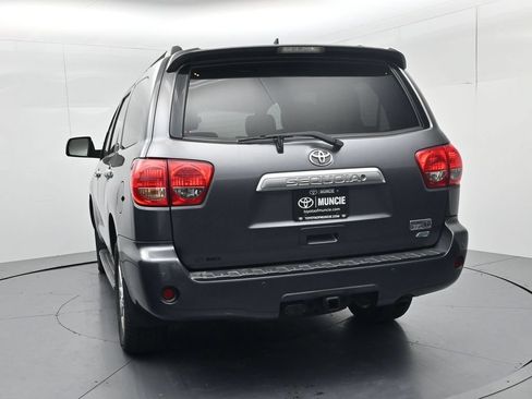 Used 2017 Toyota Sequoia Platinum AWD/4WD image 6