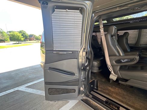 Used 2016 GMC Savana 2500 Extended image 29