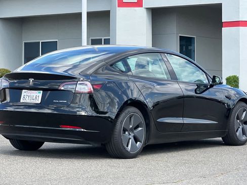 Used 2022 Tesla Model 3 Long Range AWD/4WD image 2
