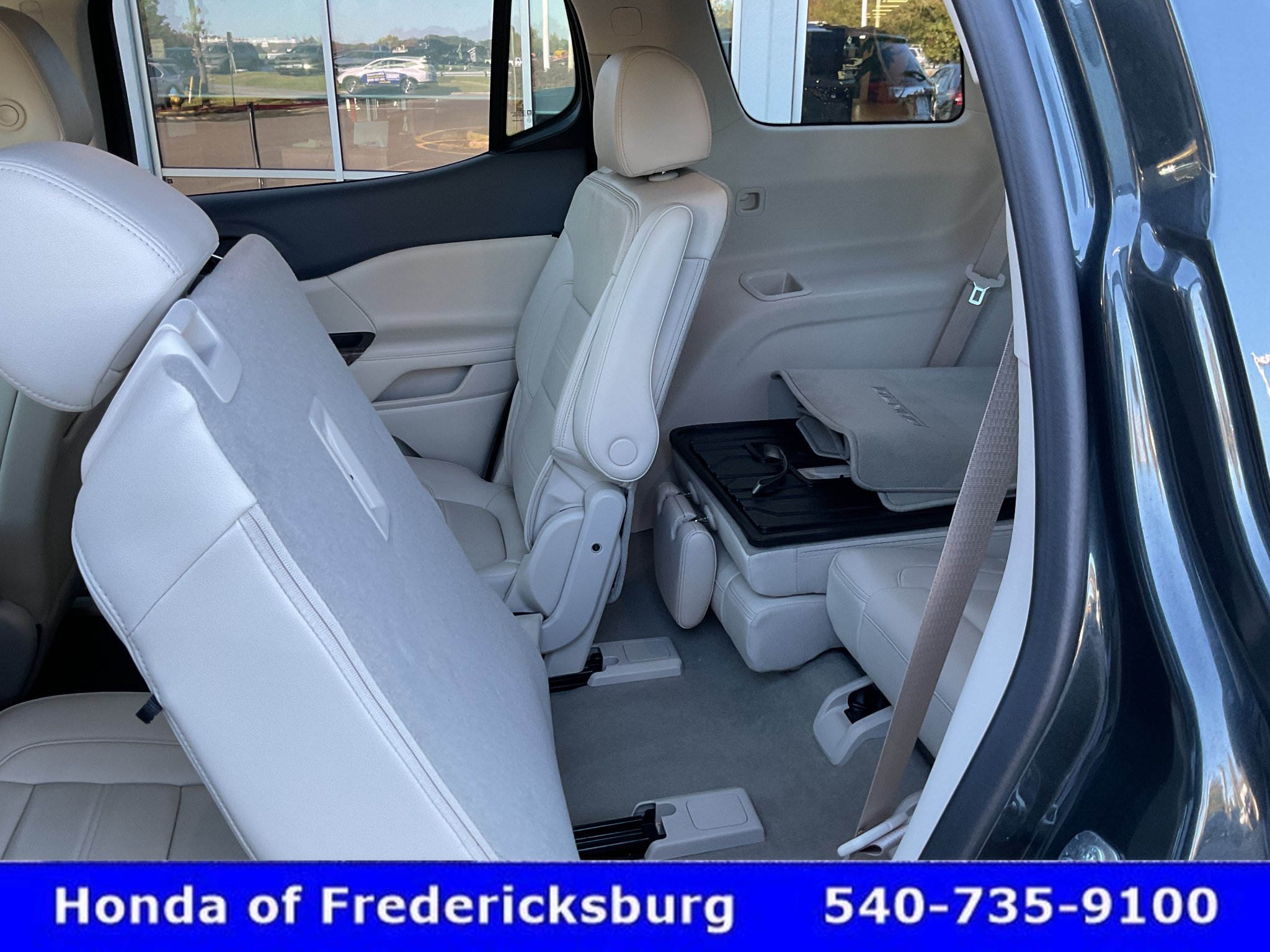 Used 2023 GMC Acadia Denali w/ Denali Ultimate Package FWD image 31
