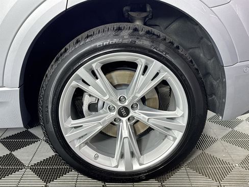 Used 2022 Audi Q8 Premium Plus image 33