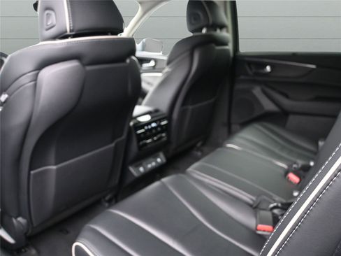 Used 2024 Acura MDX SH-AWD w/ Advance Package image 10