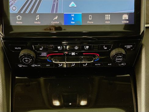 Used 2023 Jeep Grand Cherokee 30th Anniversary image 23