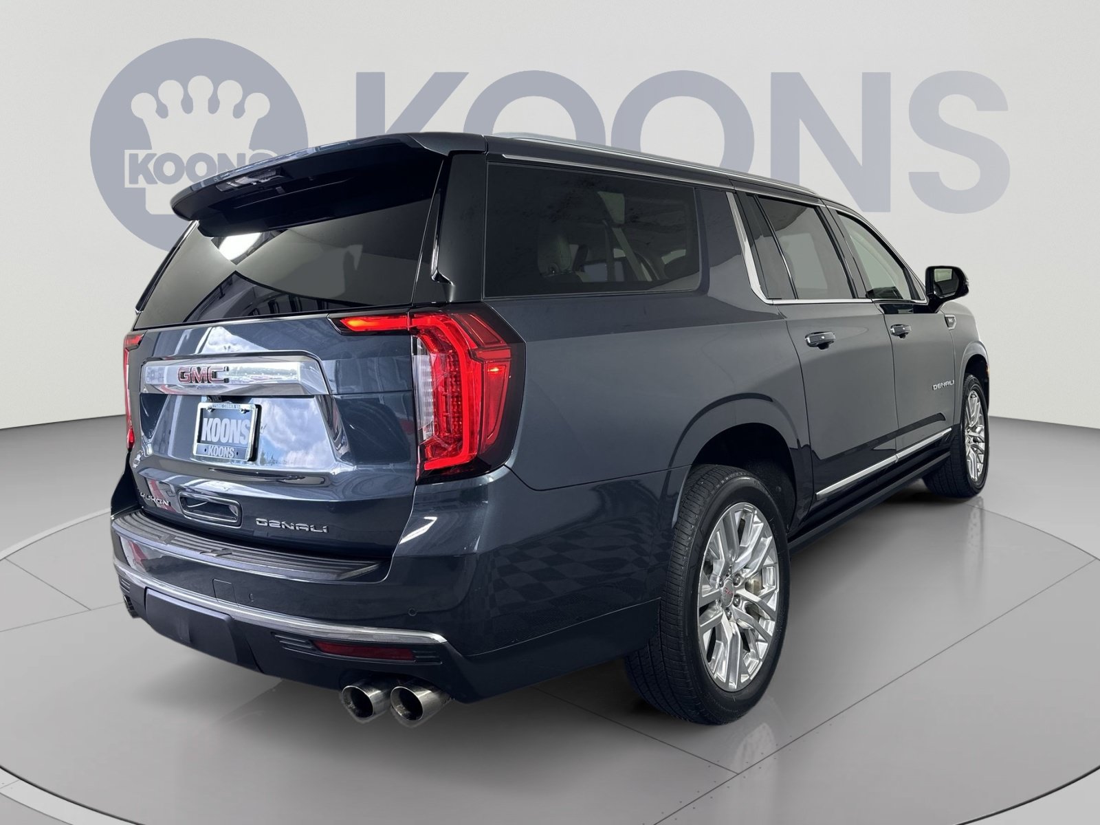 Used 2021 GMC Yukon XL Denali w/ Denali Premium Package AWD/4WD image 7