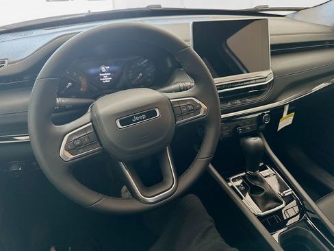New 2026 Jeep Compass Latitude image 22